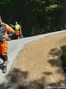 Ureditev, utrditev in asfaltiranje poškodovanih odsekov v Zakalu (2)